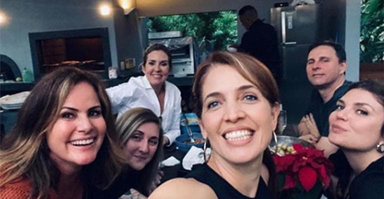 Equipe do Fantástico da Globo faz "festa da firma" só para os íntimos e pessoa importante fica de fora