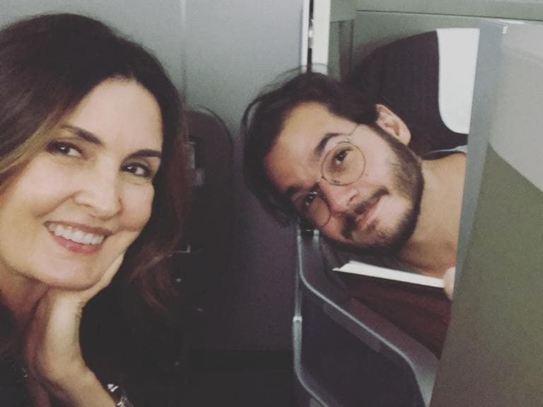 Amada? Namorado de Fátima Bernardes é flagrado de sunga e deixa público perplexo: "Enorme"