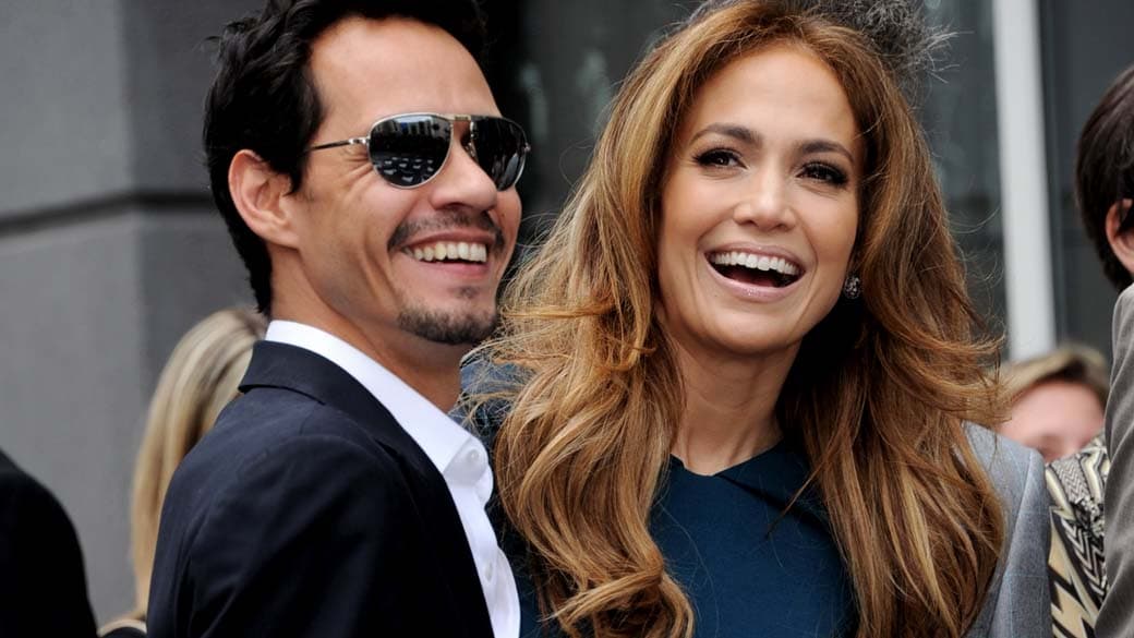 Iate de Marc Anthony, ex companheiro de Jennifer Lopez, pega fogo e fica totalmente destruído (Foto: Reprodução) de Iate de Marc Anthony, ex companheiro de Jennifer Lopez, pega fogo e fica totalmente destruído (Foto: Reprodução) de