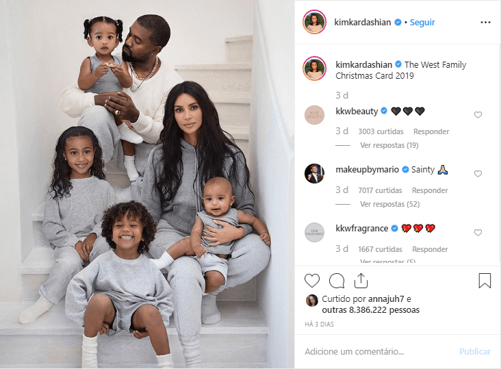 Cartão de Natal divulgado por Kim Kardashian (Foto: Reprodução) Cartão de Natal divulgado por Kim Kardashian (Foto: Reprodução)