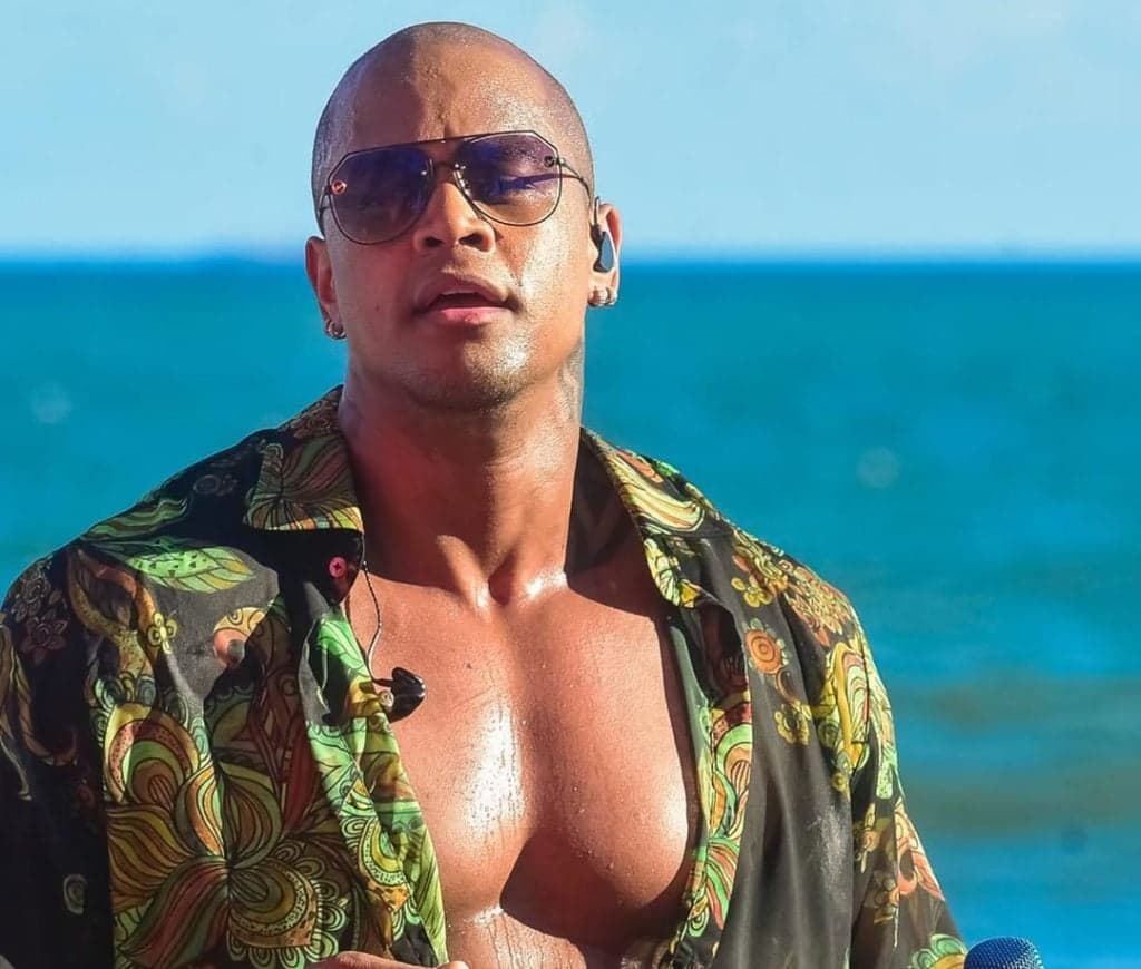 Apaixonado! Léo Santana entrega novo amor e acaba com especulação; saiba quem