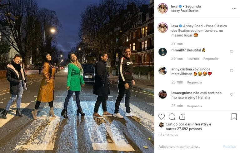 Lexa e sua equipe recriam foto famosa da banda The Beatles Instagram (Foto: Reprocução) Lexa e sua equipe recriam foto famosa da banda The Beatles Instagram (Foto: Reprocução)