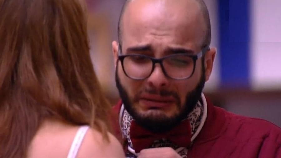 Mahmoud do BBB cria curso de sexo polêmico e acaba na delegacia: 'Como é ser adolescente viado'
