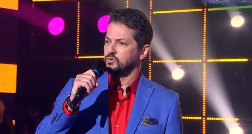 Pai de Marcelo Serrado precisa de cirurgia, plano de saúde nega e ator entra na Justiça