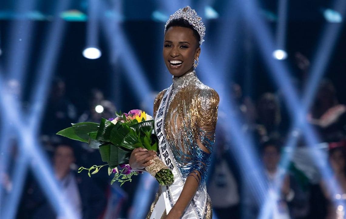A modelo Zozibini Tunzi foi a vencedora do Miss Universo 2019 e expressou sua felicidade nas redes sociais (Foto: Reprodução) A modelo Zozibini Tunzi foi a vencedora do Miss Universo 2019 e expressou sua felicidade nas redes sociais (Foto: Reprodução)