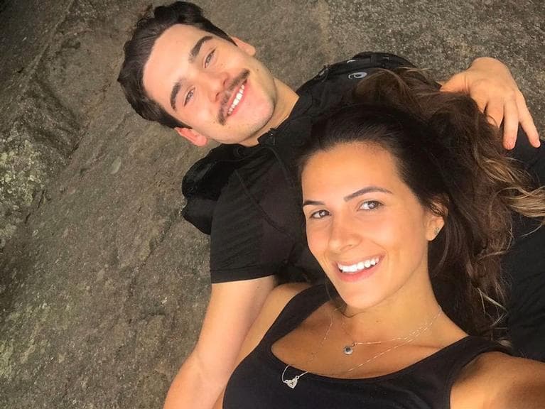 Nicolas Prattes posa com morena misteriosa e agita web: ''Lindos'' (Foto: Reprodução) Nicolas Prattes posa com morena misteriosa e agita web: ''Lindos'' (Foto: Reprodução)