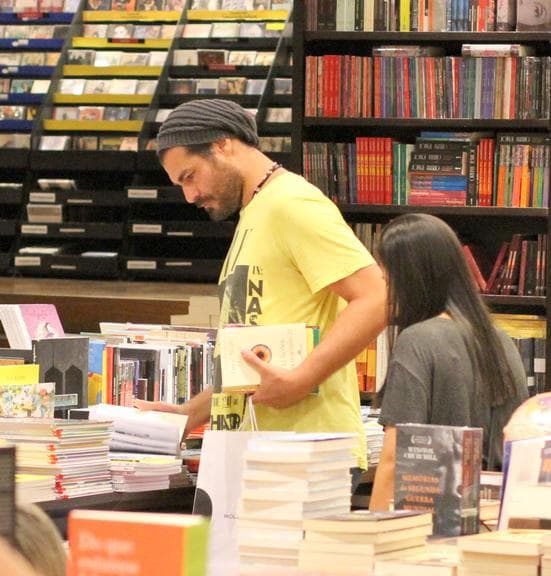 Thiago Lacerda é flagrado em shopping após polêmica (Foto: Daniel Delmiro / AgNews) polícia Thiago Lacerda é flagrado em shopping após polêmica (Foto: Daniel Delmiro / AgNews) polícia