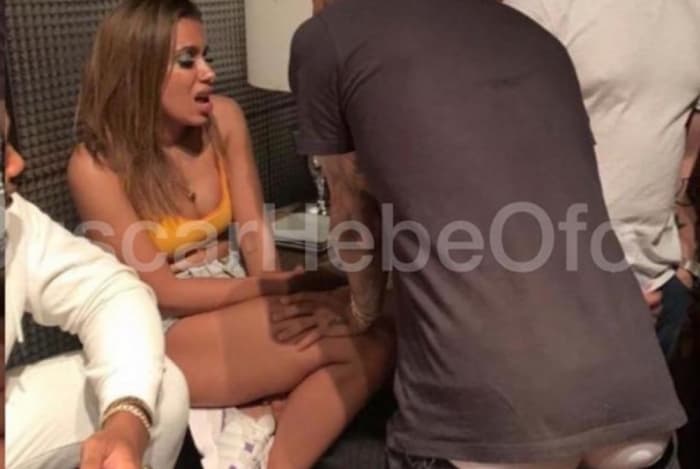 Anitta ficou incomodada com as investidas de Gabigol (Foto: Reprodução/Instagram Vem Me Buscar Hebe Oficial) Anitta ficou incomodada com as investidas de Gabigol (Foto: Reprodução/Instagram Vem Me Buscar Hebe Oficial)