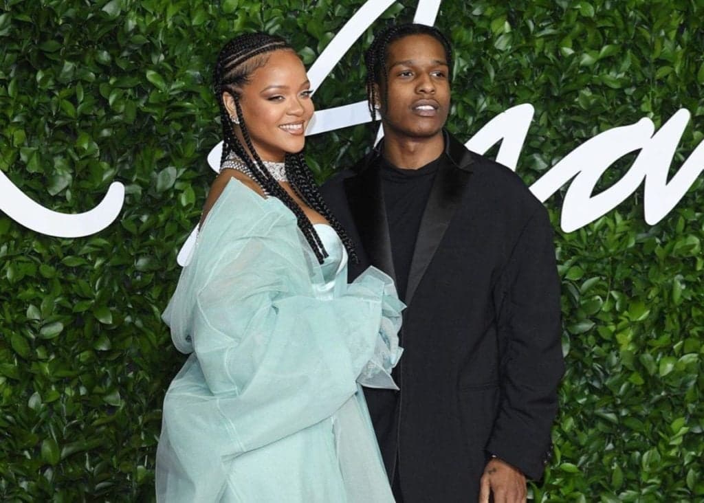 Rihanna engata nova relação com o rapper A$AP Rocky após terminar relacionamento com bilionário saudita