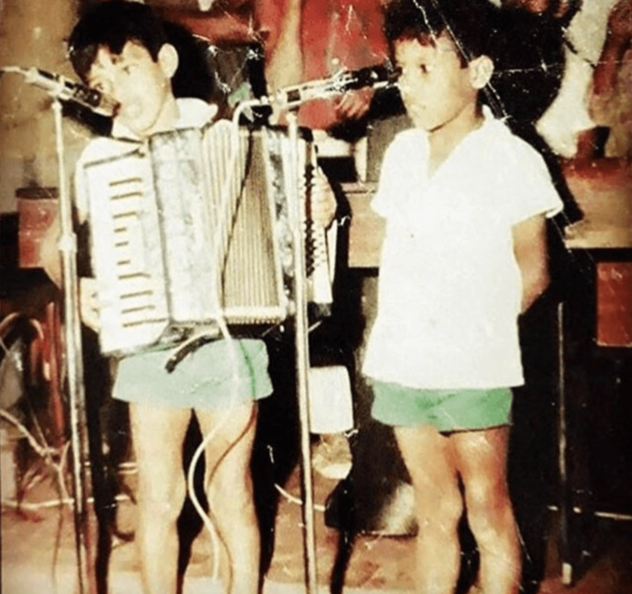 Zezé di Camargo e o irmão Emival Zezé di Camargo e o irmão Emival