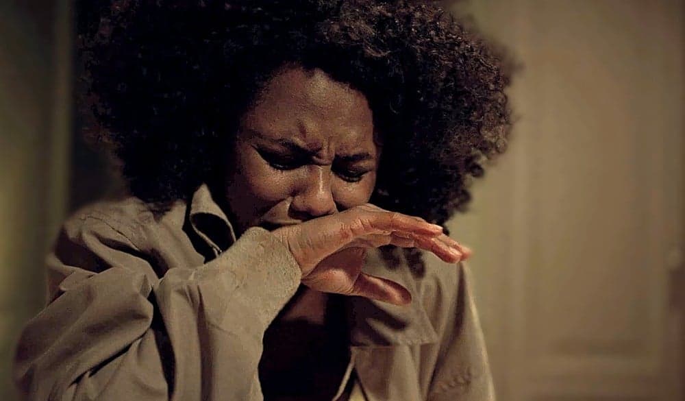 Amor de Mãe: Camila tem destino cruel após sofrer com dores e ser intimada para guerra