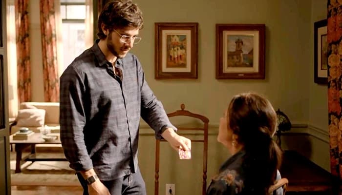 Danilo (Chay Suede) descobrirá sabotagem da mãe contra ele em Amor de Mãe (Foto: Reprodução/Globo) Danilo (Chay Suede) descobrirá sabotagem da mãe contra ele em Amor de Mãe (Foto: Reprodução/Globo)