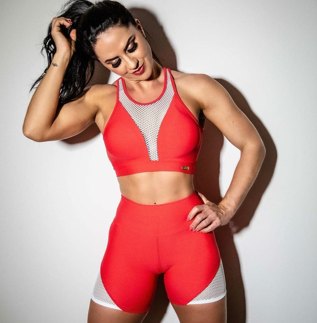 Graciele Lacerda arranca suspiros no Instagram ao surgir com roupa de ginástica (Imagem: Instagram) Graciele Lacerda arranca suspiros no Instagram ao surgir com roupa de ginástica (Imagem: Instagram)