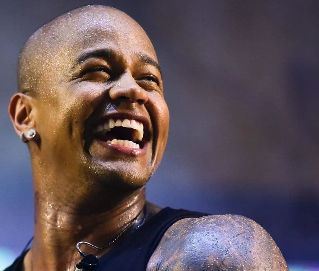 O famoso cantor de axé, Léo Santana voltou a agitar a internet ao compartilhar uma foto com uma legenda bem suspeita e logo depois falar sobre um problema de saúde (Foto: Reprodução/Instagram) O famoso cantor de axé, Léo Santana voltou a agitar a internet ao compartilhar uma foto com uma legenda bem suspeita e logo depois falar sobre um problema de saúde (Foto: Reprodução/Instagram)