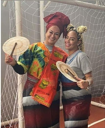 Rafaella posa com a mãe na África e barriguinha rouba a cena (Foto: Reprodução/Instagram) Rafaella posa com a mãe na África e barriguinha rouba a cena (Foto: Reprodução/Instagram)