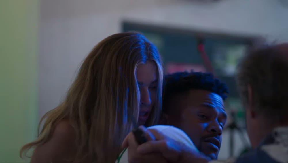 Paloma socorre Ramon na cena de Bom Sucesso Paloma socorre Ramon na cena de Bom Sucesso