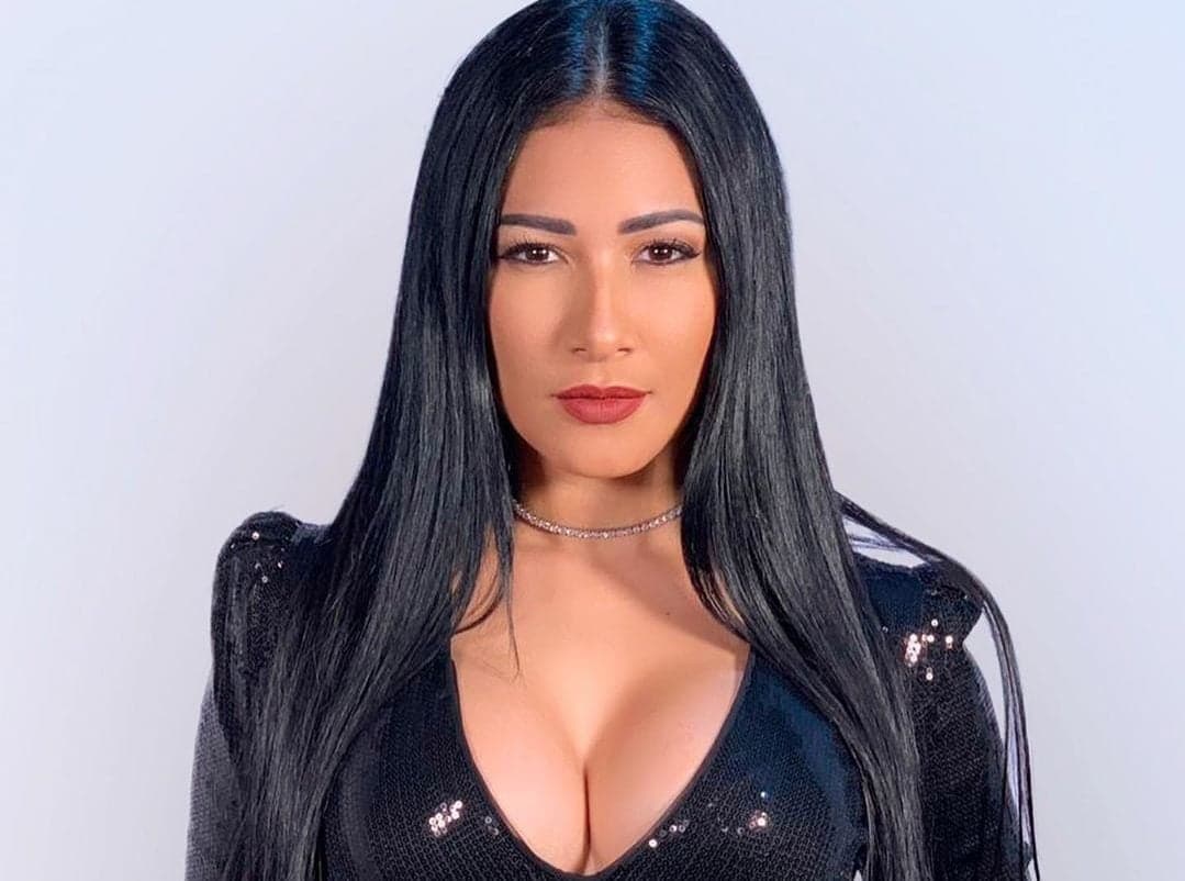 A famosa cantora que faz dupla com Simone e jura do The Voice Kids, Simaria se destacou entre as artistas por causar nas redes sociais no ano passado (Foto: Reprodução/Instagram) A famosa cantora que faz dupla com Simone e jura do The Voice Kids, Simaria se destacou entre as artistas por causar nas redes sociais no ano passado (Foto: Reprodução/Instagram)