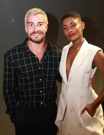 Thiago Martins é par romântico de Erika Januza em Amor de Mãe (Foto: Reprodução/Instagram) Thiago Martins é par romântico de Erika Januza em Amor de Mãe (Foto: Reprodução/Instagram)