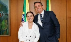 A atriz Regina Duarte ao lado do presidente Jair Bolsonaro - Foto: Reprodução A atriz Regina Duarte ao lado do presidente Jair Bolsonaro - Foto: Reprodução