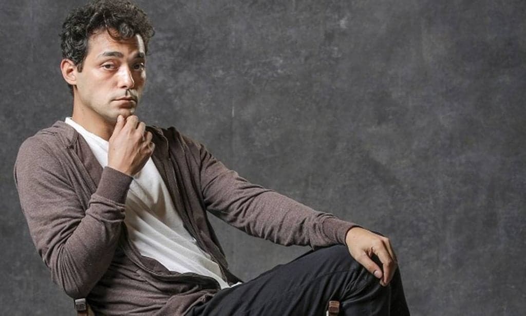 Eduardo Sterblitch, o "Prateado" do Pânico, tenta se afastar do programa ao virar ator de novelas na Globo