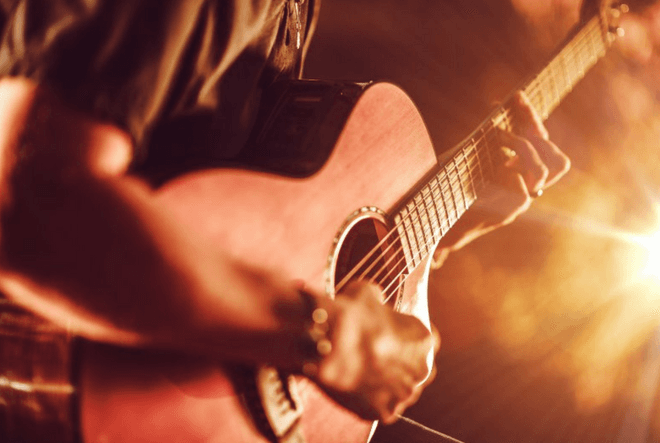 Cantor sertanejo bonitão foi pego no flagra com outro homem pela noiva e verdade sobre sexualidade vaza
