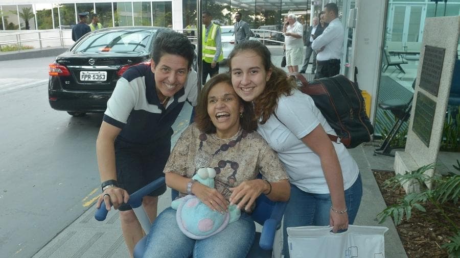 Cláudia Rodrigues com Adriane Bonato e a filha, Iza (Foto: Francisco Cepeda/AgNews) Cláudia Rodrigues com Adriane Bonato e a filha, Iza (Foto: Francisco Cepeda/AgNews)