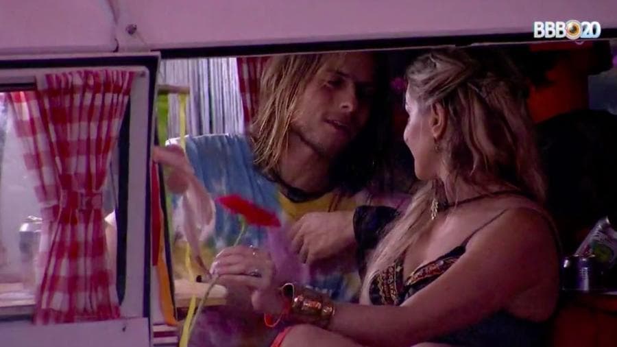 BBB20: Daniel aproveita fora de Marcela em Gizelly, encurrala a sister e se declara