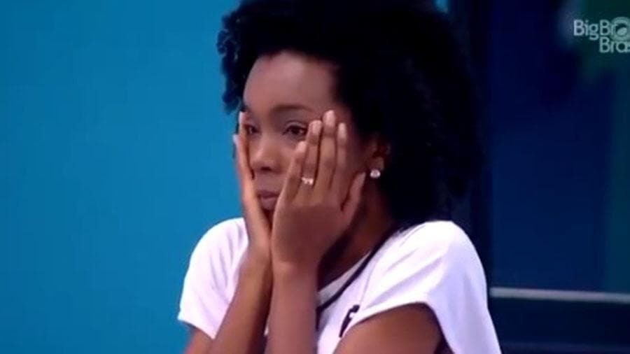 BBB20: Thelma chora ao se tocar que é vítima de racismo dentro da casa