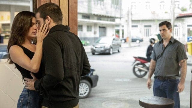 Amor de Mãe: Betina e Sandro apunhalam Magno e são pegos no flagra