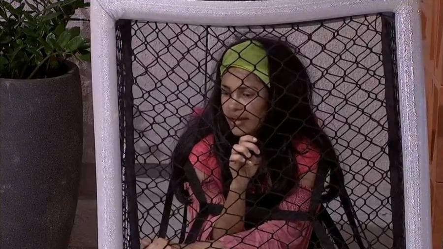 Durante conversa, Flayslane desabafa e revela como se sentiu ao receber castigo do monstro: "Fiquei sentida"