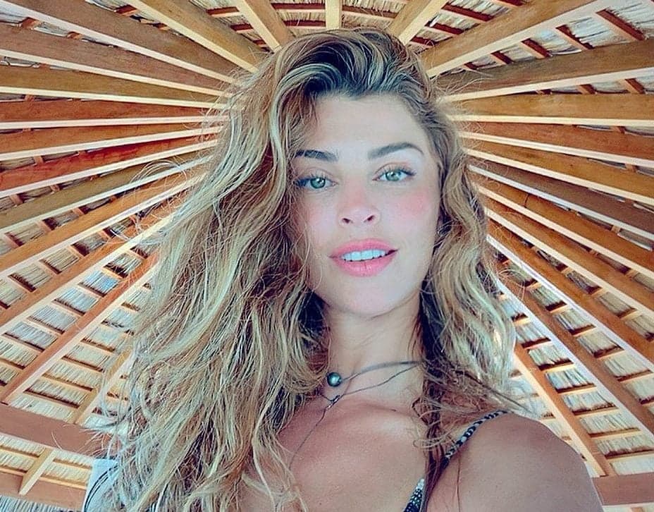 A famosa modelo e atriz da Globo, Grazi Massafera voltou a ficar entre os assuntos mais comentados ao aparecer em pose inusitada durante exercícios de meditação (Foto: Reprodução/Instagram) A famosa modelo e atriz da Globo, Grazi Massafera voltou a ficar entre os assuntos mais comentados ao aparecer em pose inusitada durante exercícios de meditação (Foto: Reprodução/Instagram)
