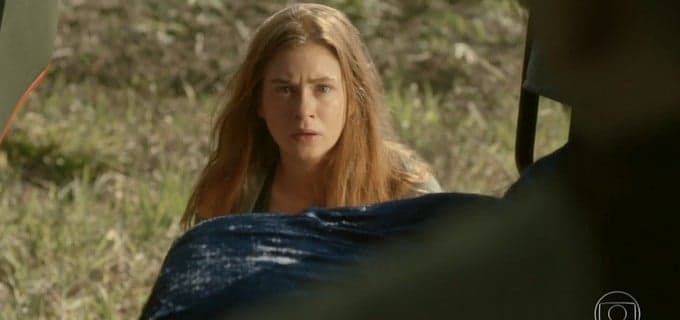 Totalmente Demais: Eliza sofre terrível ataque, passa por tentativa de abuso sexual e socorrida
