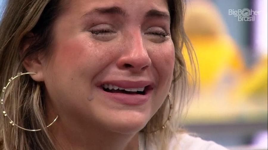 BBB20: Gabi se emociona com depoimentos dos familiares e vai aos prantos