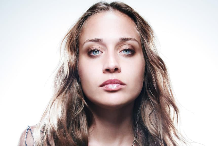 Após oito anos, Fiona Apple sai de hiato com "Fetch the Bolt Cutters"
