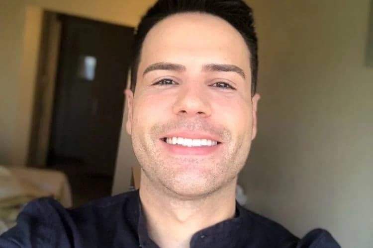 Luiz Bacci, com vida misteriosa, fala de sexo a 3 e até de namorado pegando irmão da namorada: "Sabe o que fazer"