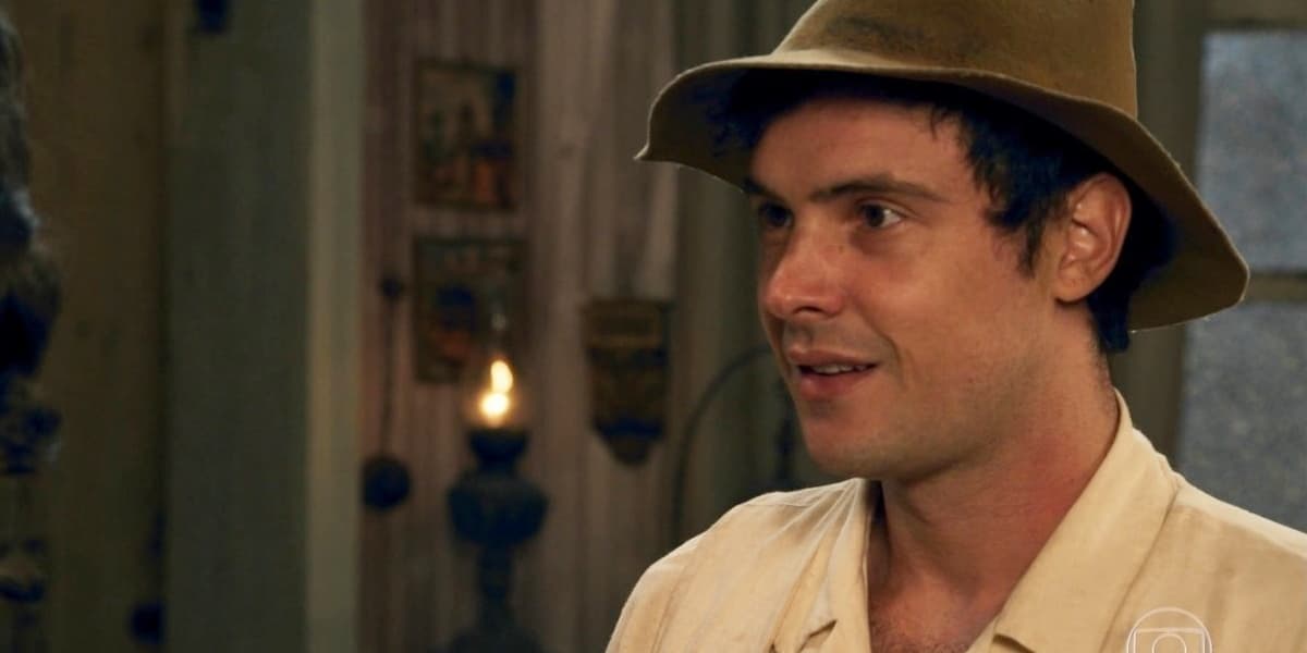 Sergio Guizé (Candinho) em cena de Eta Mundo Bom, que alavancou a audiência da Globo (Foto: Reprodução/Globo) Sergio Guizé (Candinho) em cena de Eta Mundo Bom, que alavancou a audiência da Globo (Foto: Reprodução/Globo)