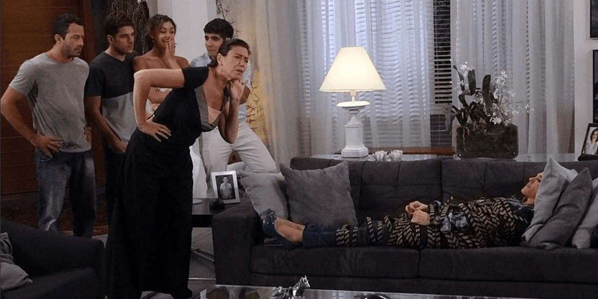Tereza Cristina (Christiane Torloni) será humilhada por Griselda (Lilia Cabral) em Fina Estampa (Foto: Divulgação/Globo) Tereza Cristina (Christiane Torloni) será humilhada por Griselda (Lilia Cabral) em Fina Estampa (Foto: Divulgação/Globo)