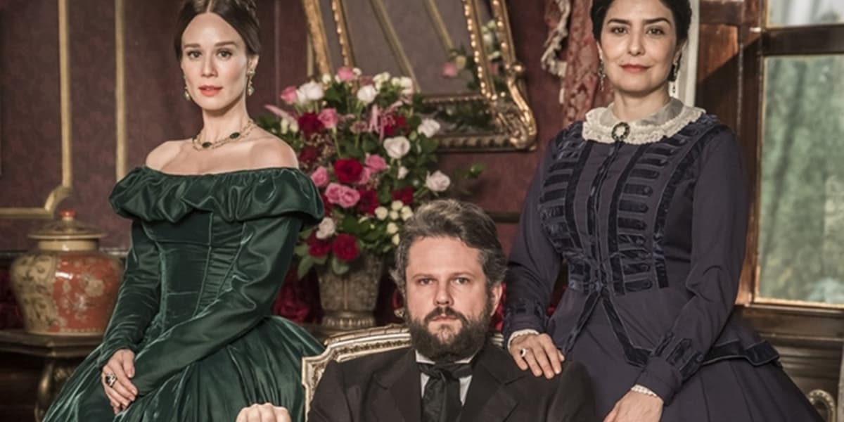 Selton Mello (Dom Pedro II) com Mariana Ximenes (Condessa do Barral) e Letícia Sabatella (Teresa Cristina) em Nos Tempos do Imperador (Foto: Globo/João Miguel Jr.) Selton Mello (Dom Pedro II) com Mariana Ximenes (Condessa do Barral) e Letícia Sabatella (Teresa Cristina) em Nos Tempos do Imperador (Foto: Globo/João Miguel Jr.)