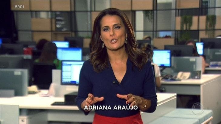 Adriana Araújo estreia programa na Record (Foto: Reprodução) Adriana Araújo estreia programa na Record (Foto: Reprodução)