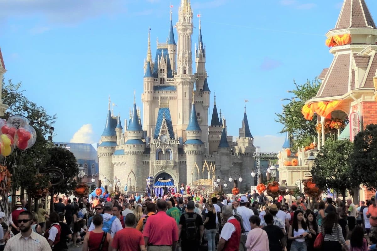 Os parques da Disney vão reabrir no final de semana (Foto: Reprodução) Os parques da Disney vão reabrir no final de semana (Foto: Reprodução)
