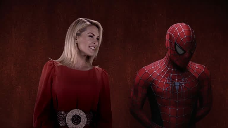 Ana Hickmann apareceu com o Homem Aranha para anunciar filme na Record - Foto: Reprodução Ana Hickmann apareceu com o Homem Aranha para anunciar filme na Record - Foto: Reprodução