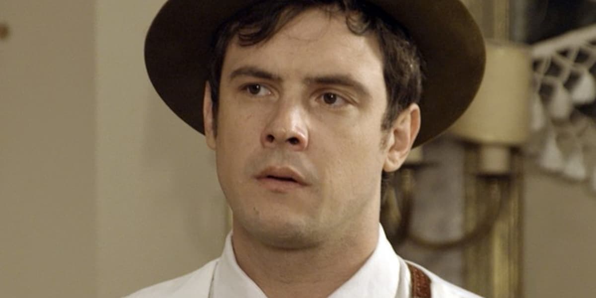 Sérgio Guizé em Eta Mundo Bom (Foto: Reprodução/Globo) Sérgio Guizé em Eta Mundo Bom (Foto: Reprodução/Globo)
