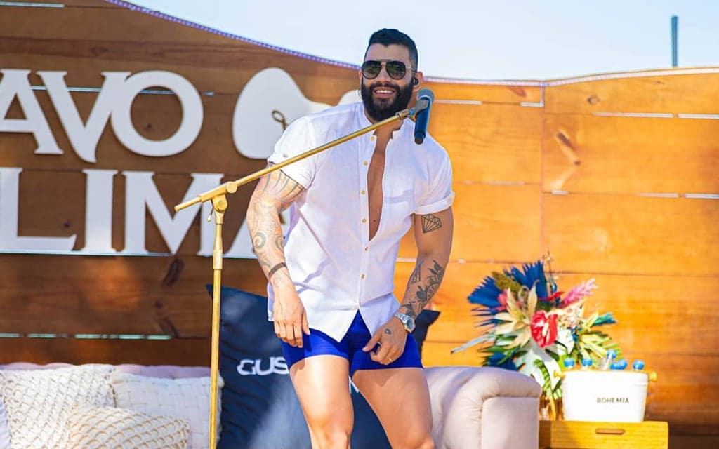 Gusttavo Lima surge com aparência preocupante e mais magro