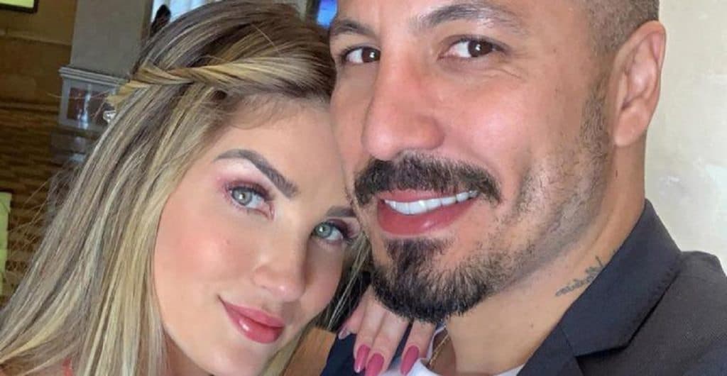 Ex-BBB Aline deixa o filho brincar de boneca: "Muito cedo pra me preocupar"