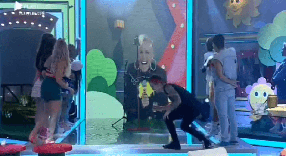 Xuxa Meneghel apareceu no reality show da Record TV (Foto: Reprodução) Xuxa Meneghel apareceu no reality show da Record TV (Foto: Reprodução)