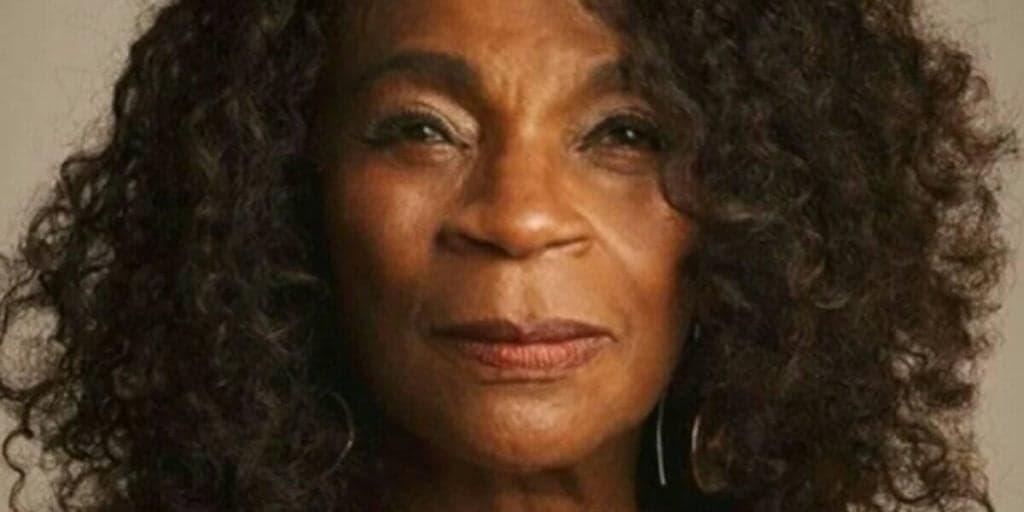 Zezé Mota revela antiga paixão por galã da Globo em novela: "Rolava até um clima"