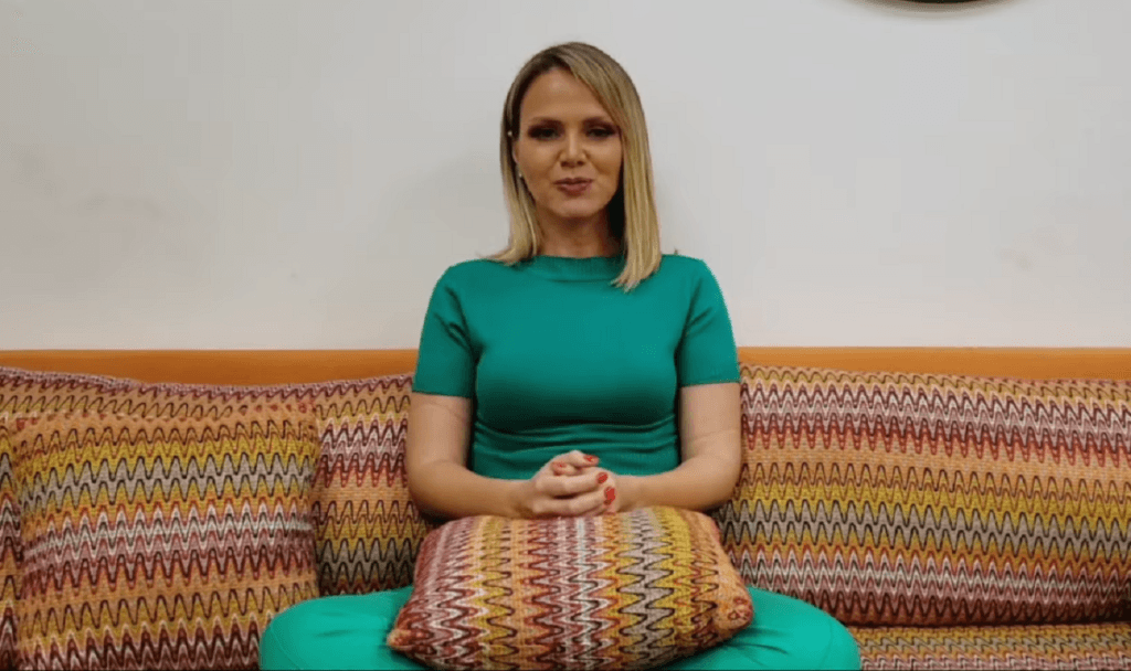 Eliana se desespera ao perder celular em mansão