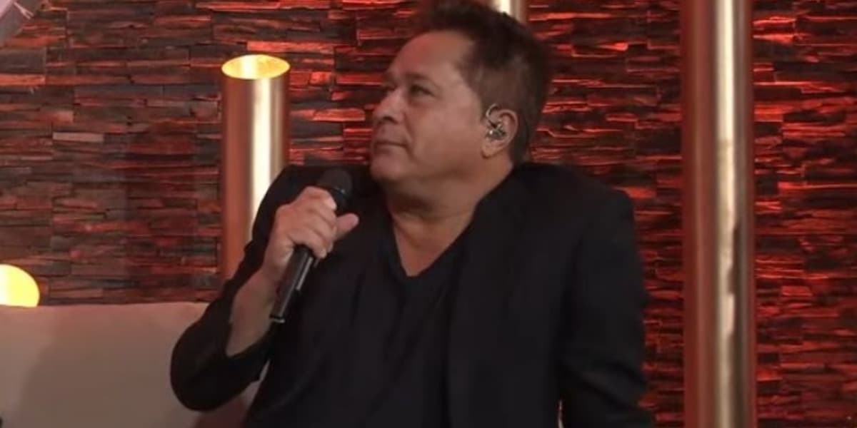 Leonardo prestou sua homenagem ao intérprete de Louro José (Foto: Reprodução/YouTube) Leonardo prestou sua homenagem ao intérprete de Louro José (Foto: Reprodução/YouTube)