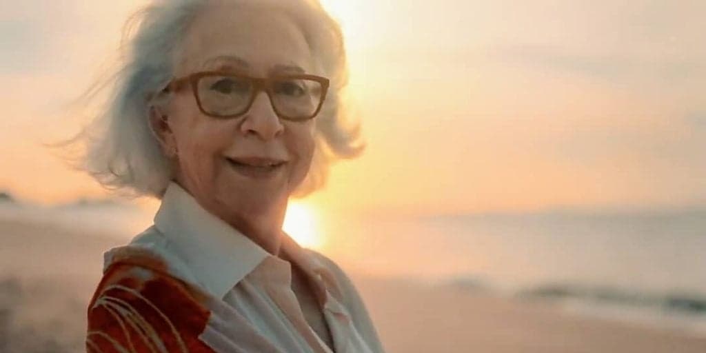 Fernanda Montenegro emociona o Brasil com mensagem para 2021
