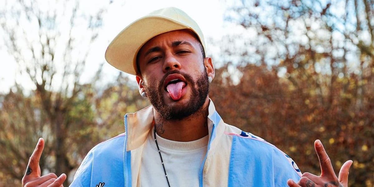 Neymar resolveu curtir o réveillon no Brasil com amigos e a família (Foto: Reprodução/Instagram) Neymar resolveu curtir o réveillon no Brasil com amigos e a família (Foto: Reprodução/Instagram)